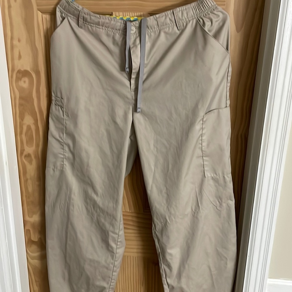 XLP 6 pocket tab scrubs like new